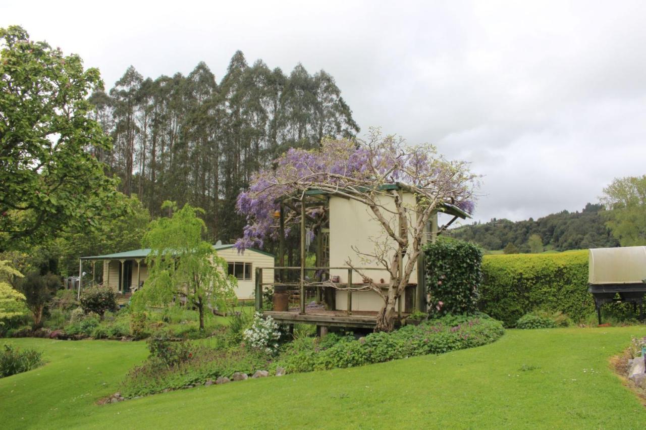 テクイティ Aramatai Gardens Bed & Breakfast エクステリア 写真